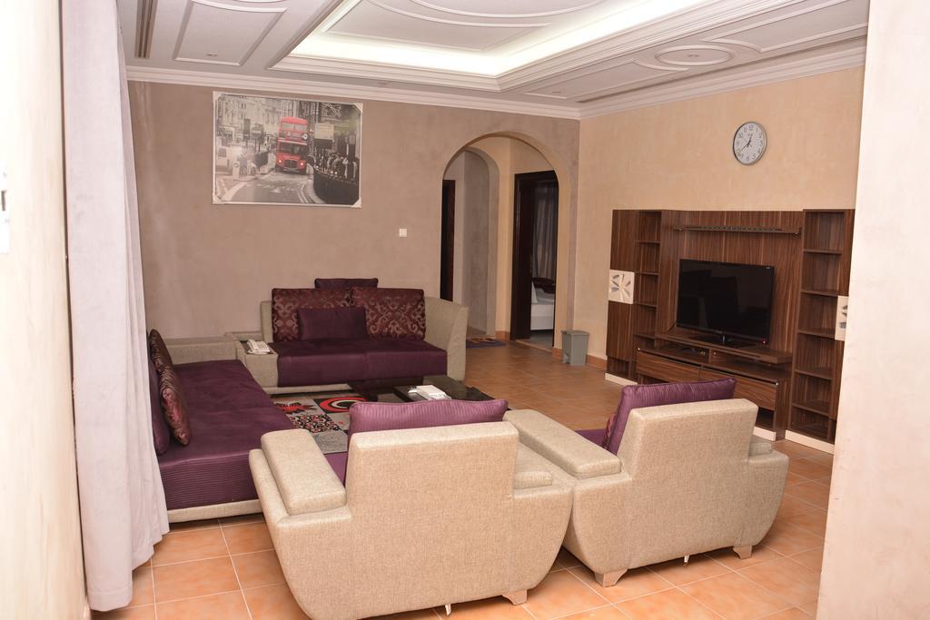 Janadriyah Suites 13 Nadinah Extérieur photo