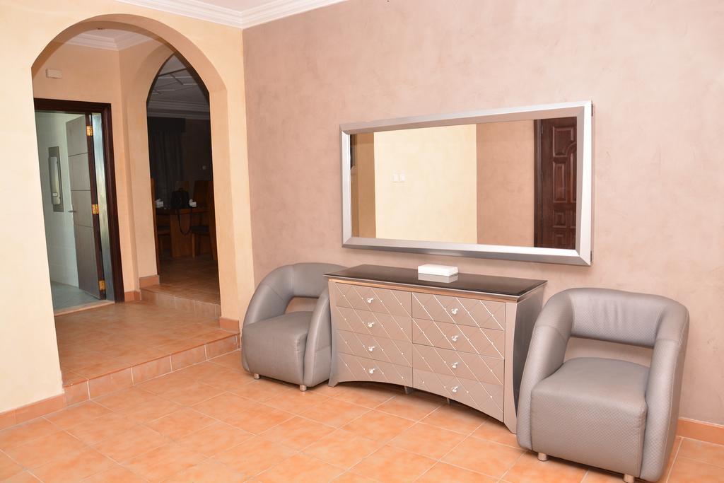 Janadriyah Suites 13 Nadinah Extérieur photo
