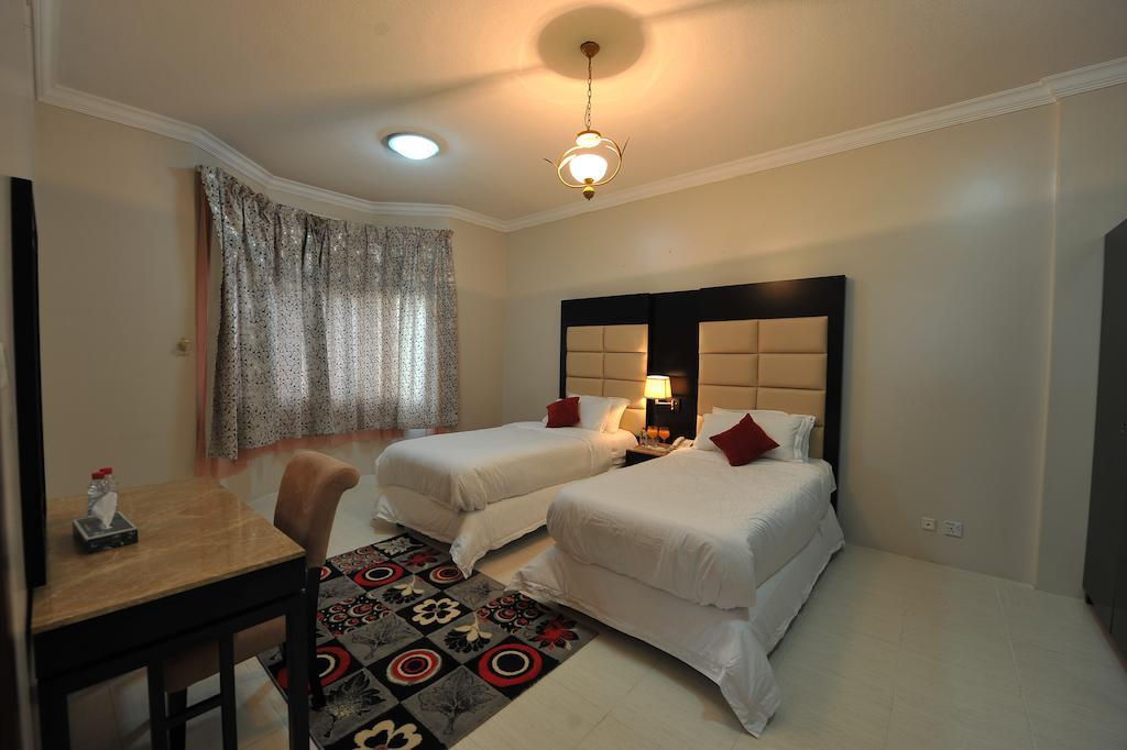 Janadriyah Suites 13 Nadinah Chambre photo