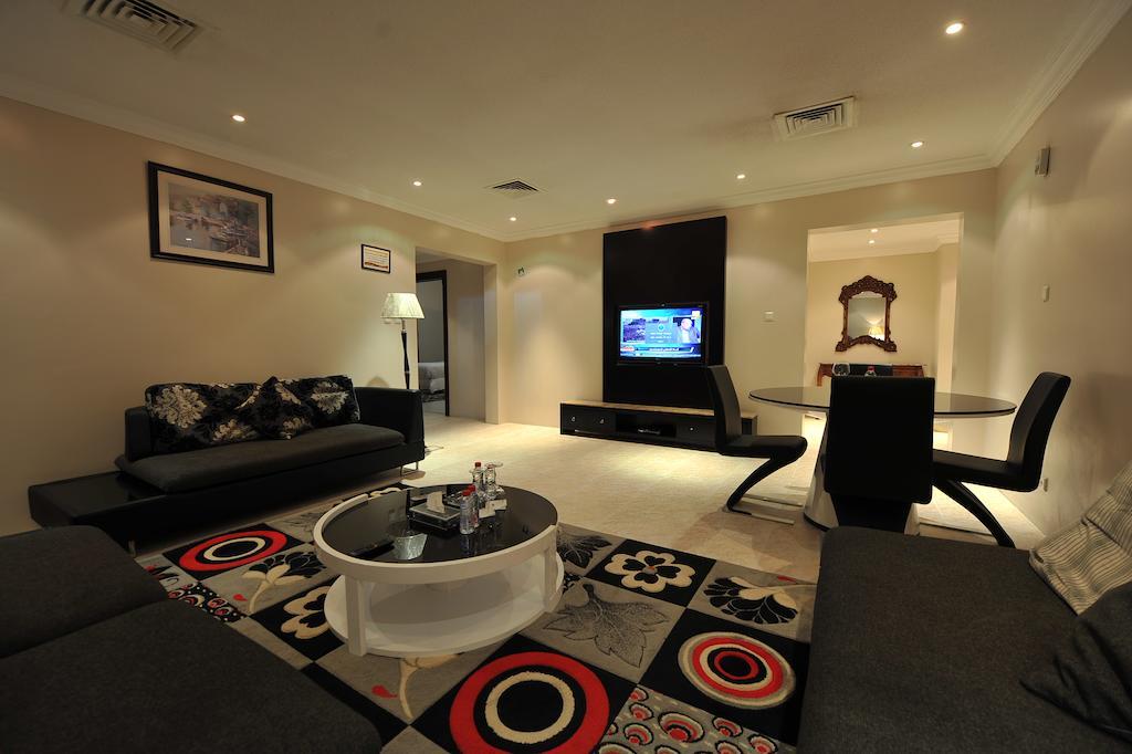 Janadriyah Suites 13 Nadinah Chambre photo