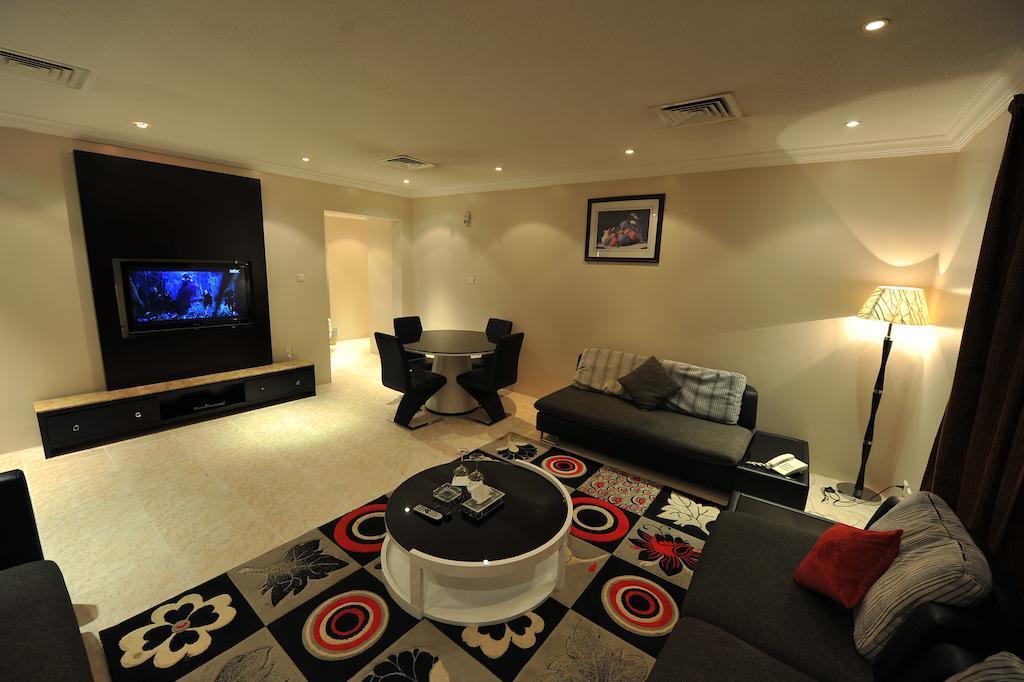 Janadriyah Suites 13 Nadinah Chambre photo